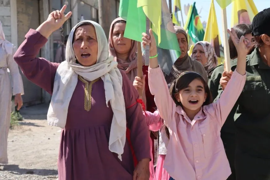 مسيرة في كوباني من أجل الحرية الجسدية للقائد عبد الله أوجلان