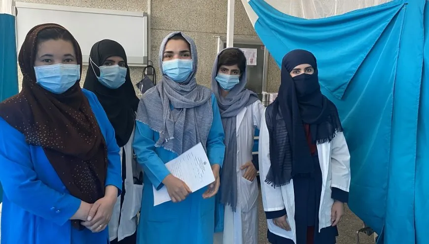 الصحة العالمية تطالب طالبان برفع القيود عن عاملات الإغاثة في أفغانستان