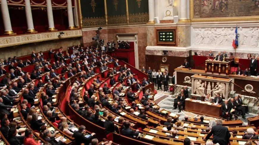 الجمعية الوطنية الفرنسية تحجب الثقة عن حكومة بايرو