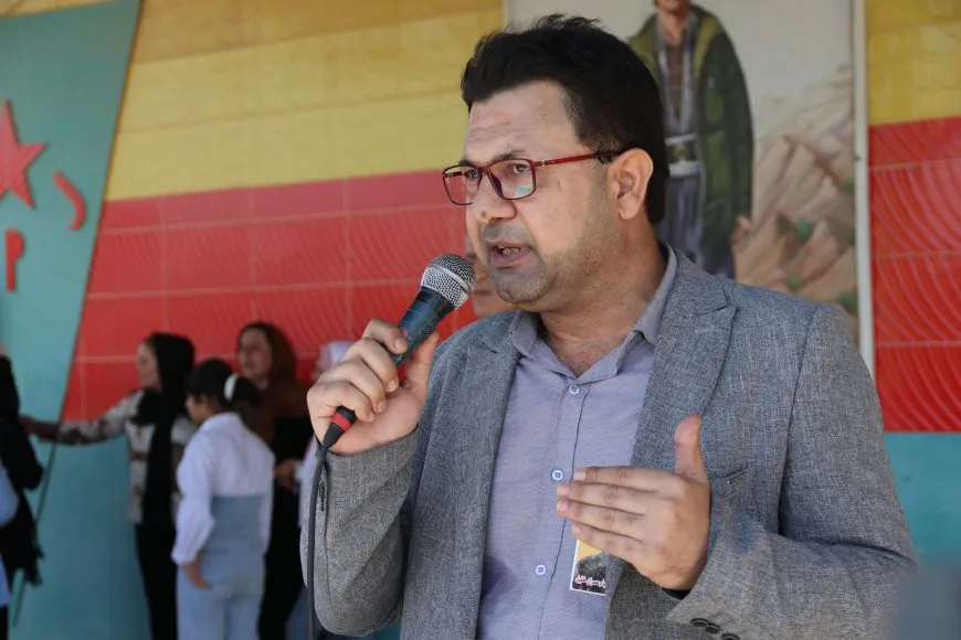 أهالي قامشلو يشيعون جثمان مقاتل من قسد بمراسم مهيبة