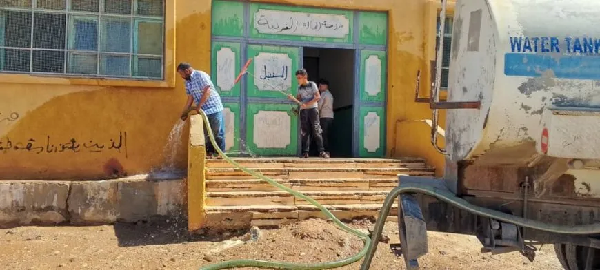 مبادرة لتنظيف المدارس في الرقة تزامناً مع فعاليات "يوم الكومين"