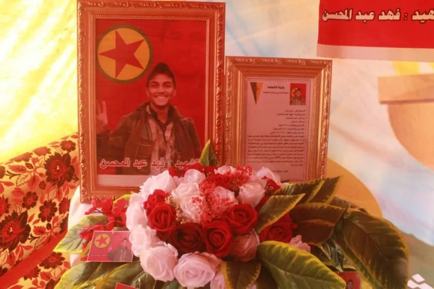 تقديم واجب العزاء لذوي مقاتل من قوات الدفاع الشعبي