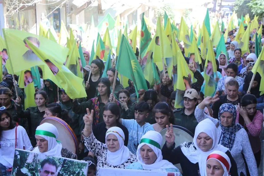 أهالي حلب: مقاومة القائد أفشلت جميع المؤامرات ومهدت الطريق أمام السلام