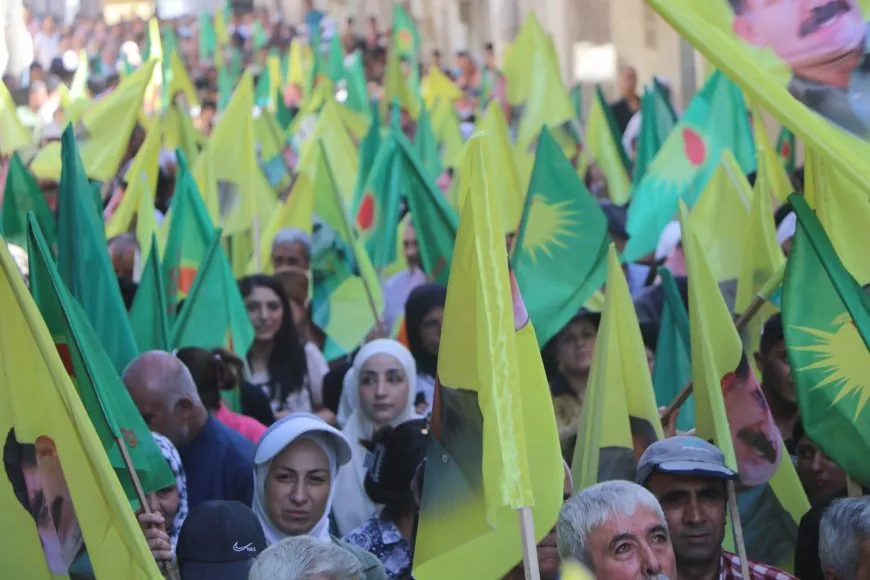 أهالي حلب: مقاومة القائد أفشلت جميع المؤامرات ومهدت الطريق أمام السلام