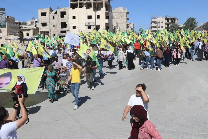 أهالي حلب: مقاومة القائد أفشلت جميع المؤامرات ومهدت الطريق أمام السلام