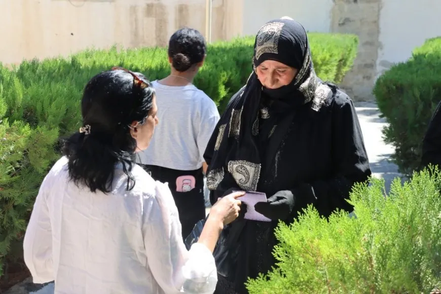 توزيع بروشور في الطبقة للمطالبة بحرية القائد عبد الله اوجلان