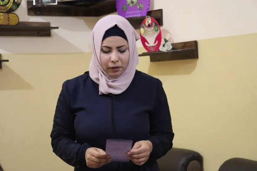 توزيع بروشور في الطبقة للمطالبة بحرية القائد عبد الله اوجلان