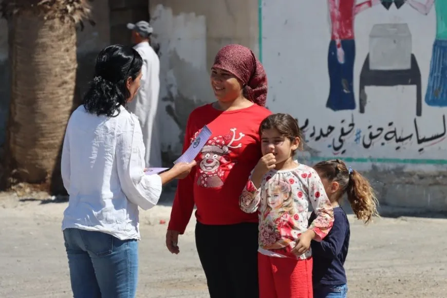 توزيع بروشور في الطبقة للمطالبة بحرية القائد عبد الله اوجلان