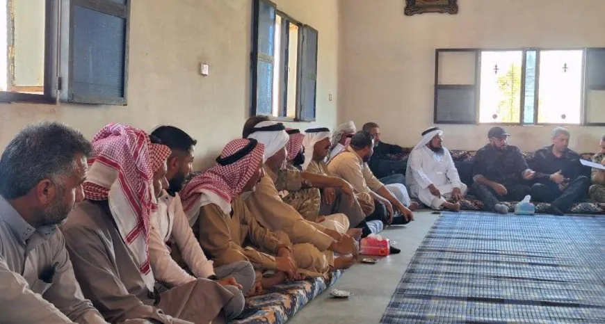 شيوخ ووجهاء عشائر دير الزور يتسلمون رسالة القائد