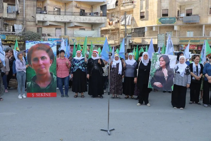 وقفة احتجاجية في حلب دعماً لانتفاضة "المرأة، الحياة، الحرية"