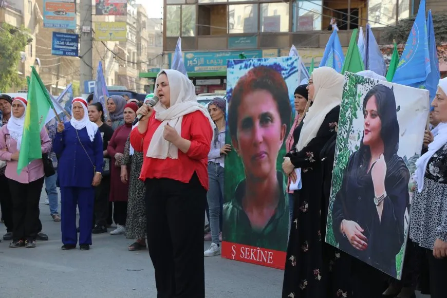 وقفة احتجاجية في حلب دعماً لانتفاضة "المرأة، الحياة، الحرية"