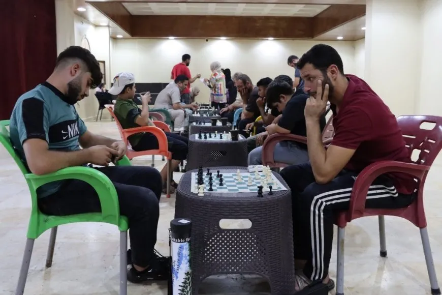 بطولة شطرنج مفتوحة في الطبقة بمشاركة واسعة من مختلف الفئات العمرية