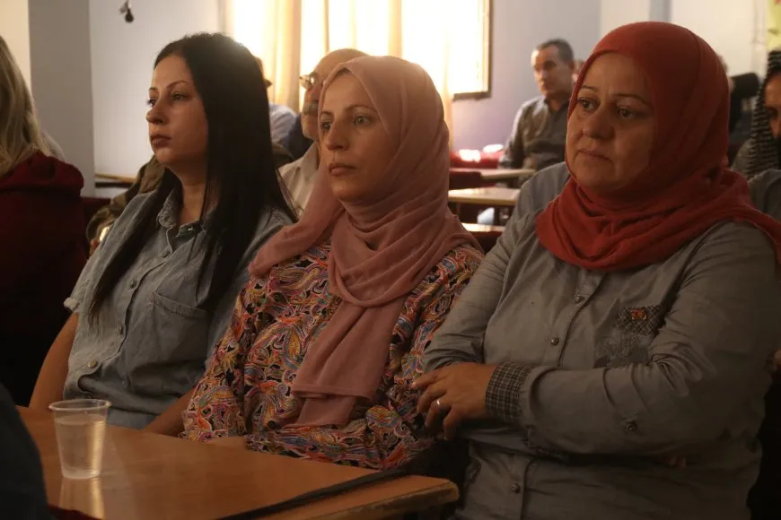 "على الحكومة الانتقالية تبنّي اللا مركزية كحلّ سياسي يضمن حقوق جميع المكونات"