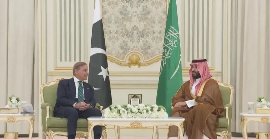 وزير دفاع باكستان: برنامجنا النووي "سيكون متاحاً" للسعودية