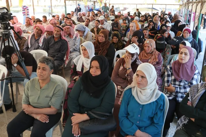 إدارة شؤون النازحين تبحث الأوضاع السياسية الأخيرة مع قاطني مخيم واشوكاني