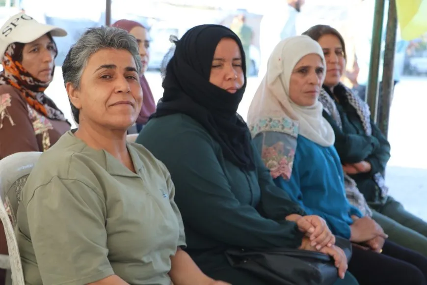 إدارة شؤون النازحين تبحث الأوضاع السياسية الأخيرة مع قاطني مخيم واشوكاني