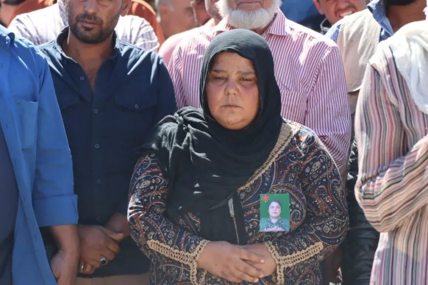 مراسم غيابية لمقاتلة في وحدات حماية المرأة بمقاطعة الفرات