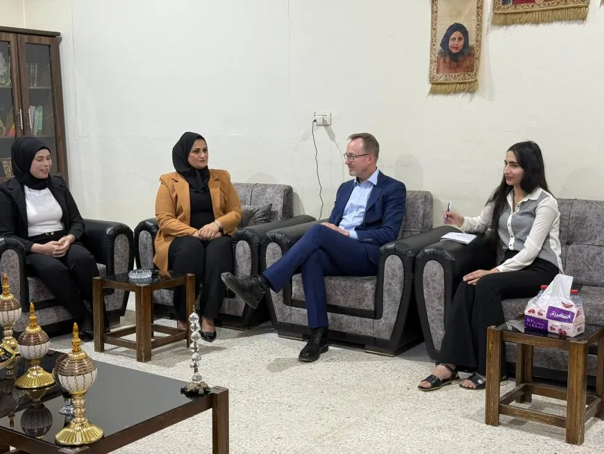 وفد أسترالي يزور تجمّع نساء زنوبيا والإدارة الذاتية في شمال وشرق سوريا