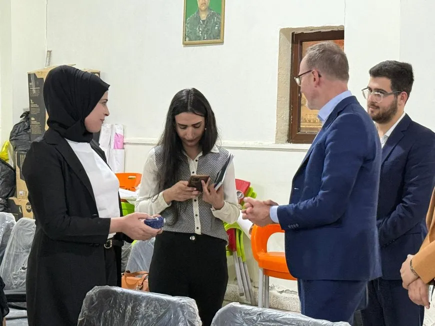 وفد أسترالي يزور تجمّع نساء زنوبيا والإدارة الذاتية في شمال وشرق سوريا