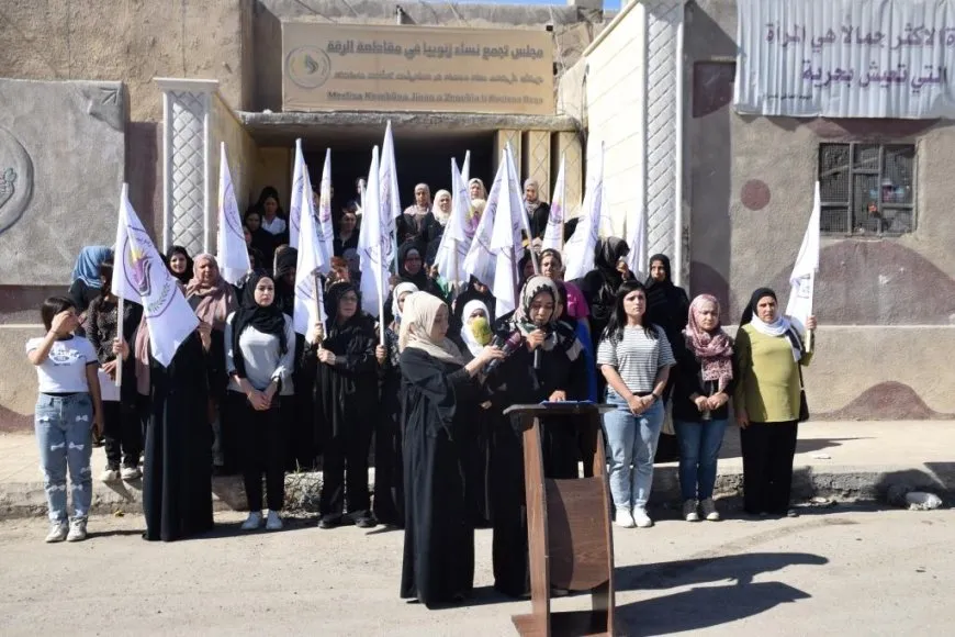 تجمّع نساء زنوبيا يدين مجزرة أم تينة ويحمل الحكومة الانتقالية المسؤولية