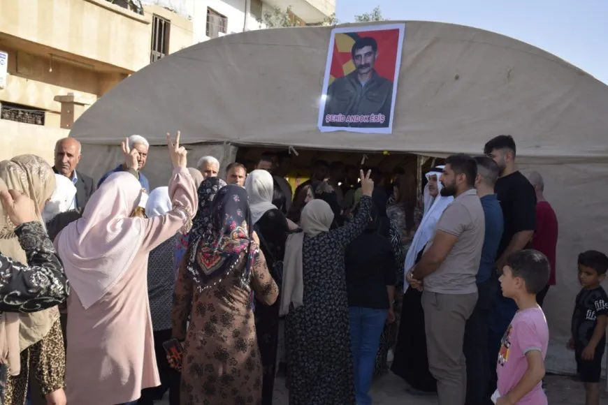 مراسم غيابية لمقاتل من قوات الدفاع الشعبي في الحسكة
