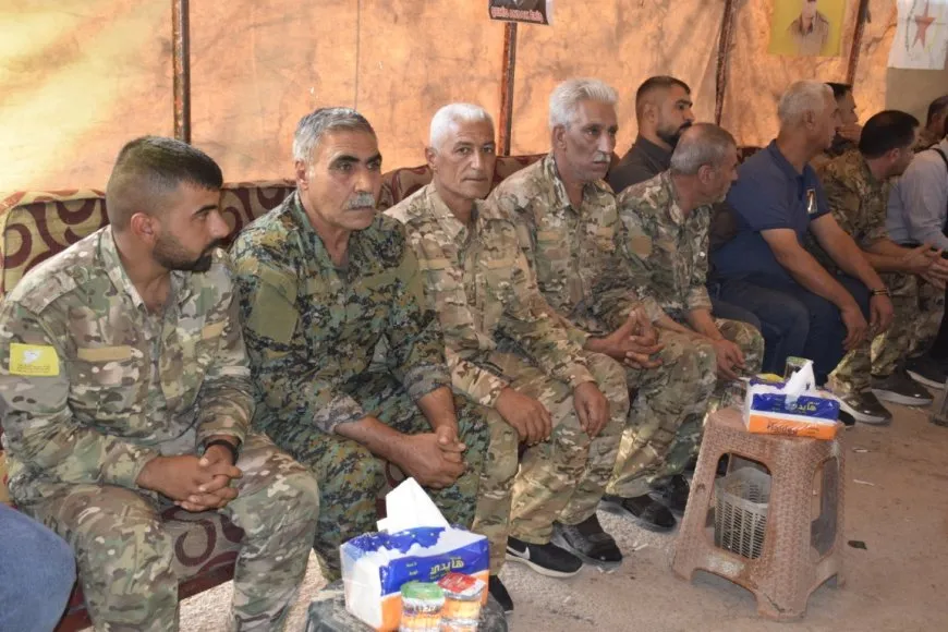 مراسم غيابية لمقاتل من قوات الدفاع الشعبي في الحسكة