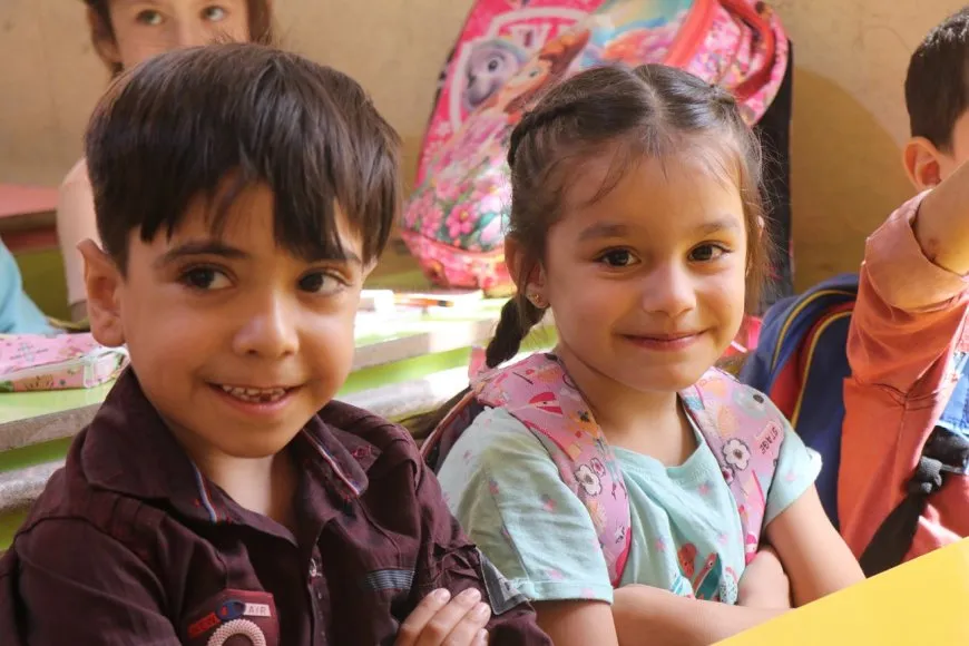 توزيع قرطاسية على 2500 طالب وطالبة بحيي الشيخ مقصود والأشرفية