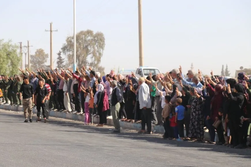 تشييع جثمان مقاتل من قسد إلى مثواه الأخير في الطبقة