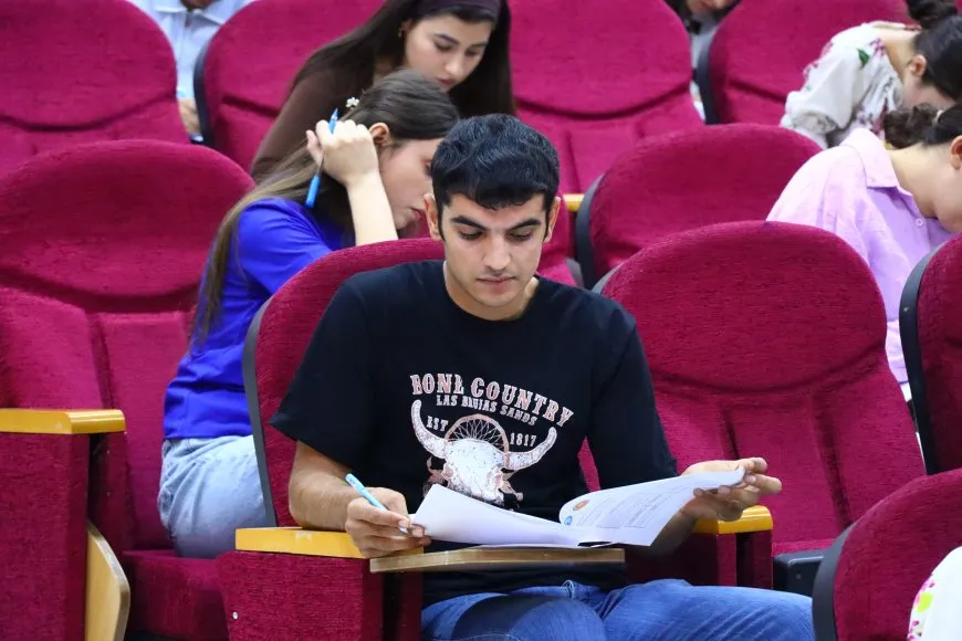2320 طالباً وطالبة يتقدمون لامتحان القبول الجامعي