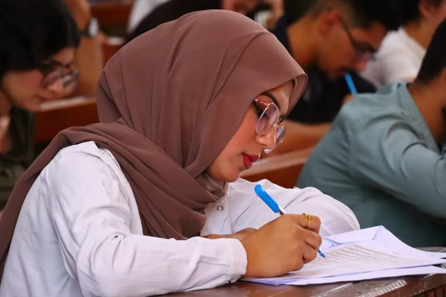 2320 طالباً وطالبة يتقدمون لامتحان القبول الجامعي