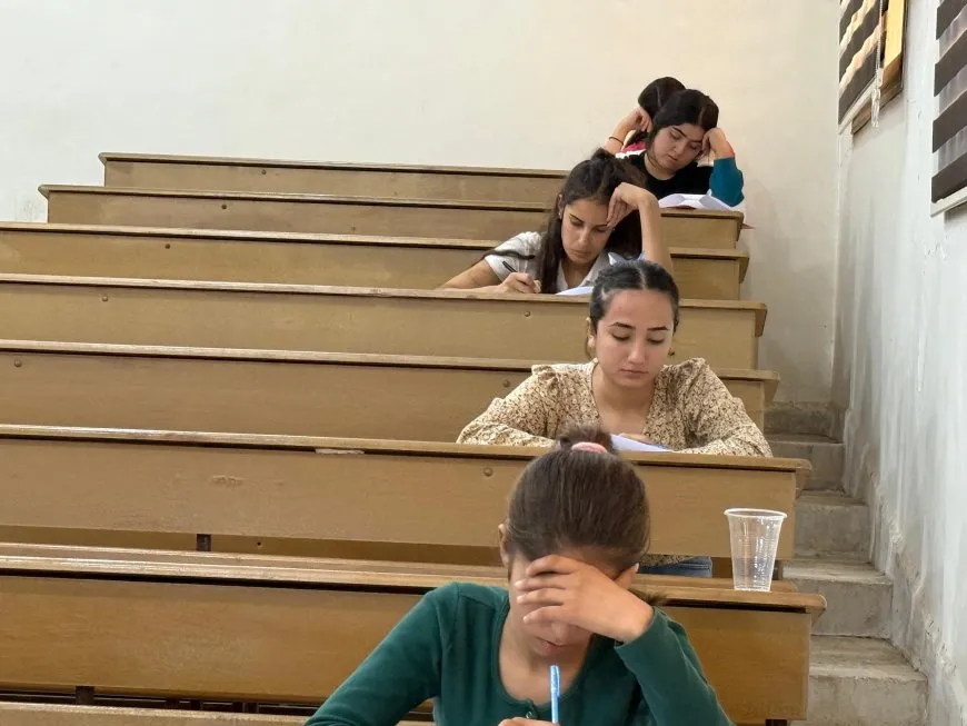 2320 طالباً وطالبة يتقدمون لامتحان القبول الجامعي