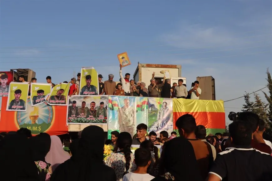 ‏تشييع جثامين 3 شهداء من قسد إلى مثواهم الأخير في ديرك
