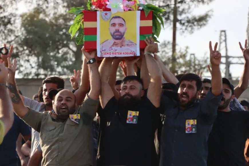 تشييع جثمان شهيد واستذكار ثلاثة شهداء في مقاطعة الفرات
