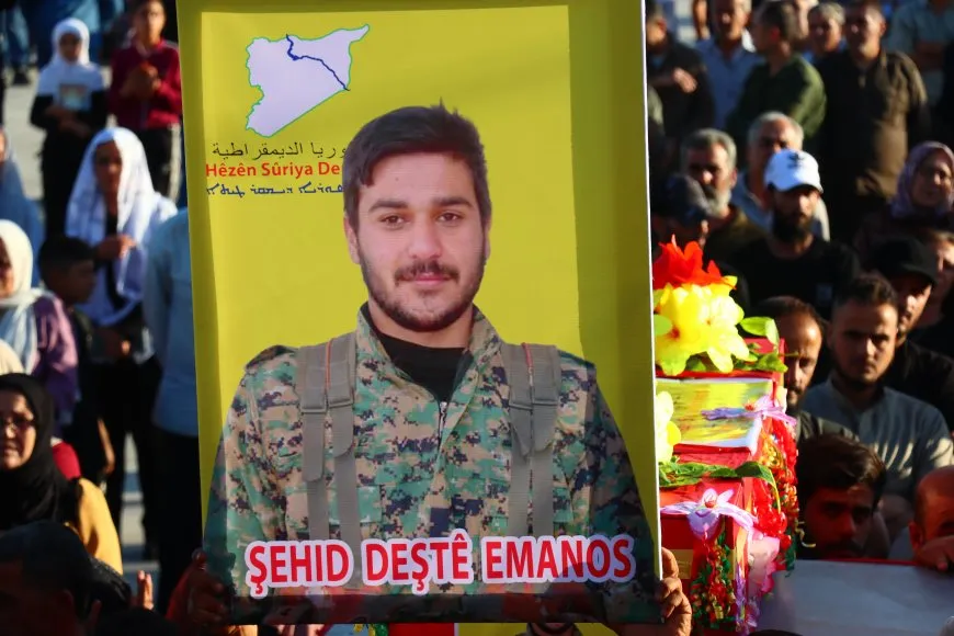 تشييع جثماني مقاتلين من قوات سوريا الديمقراطية