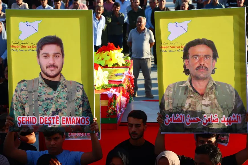 تشييع جثماني مقاتلين من قوات سوريا الديمقراطية