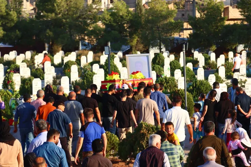 تشييع جثماني مقاتلين من قوات سوريا الديمقراطية
