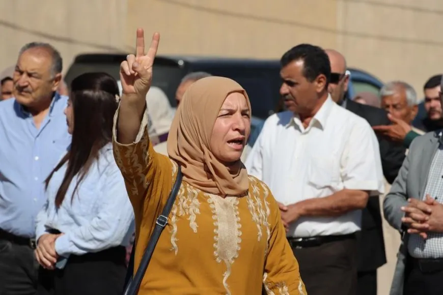 تقديم واجب العزاء لذوي مقاتل قسد ومقاتلة قوات الدفاع الشعبي في كوباني