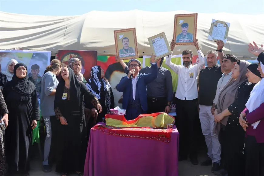 ‏تقديم واجب العزاء لذوي مقاتلين من قسد في ديرك