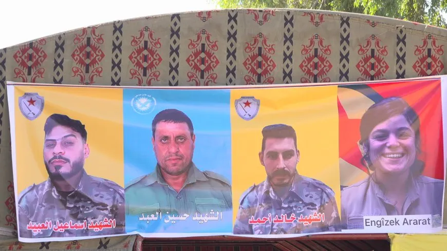 أهالي الرقة يقدّمون واجب العزاء لذوي أربعة شهداء في الرقة