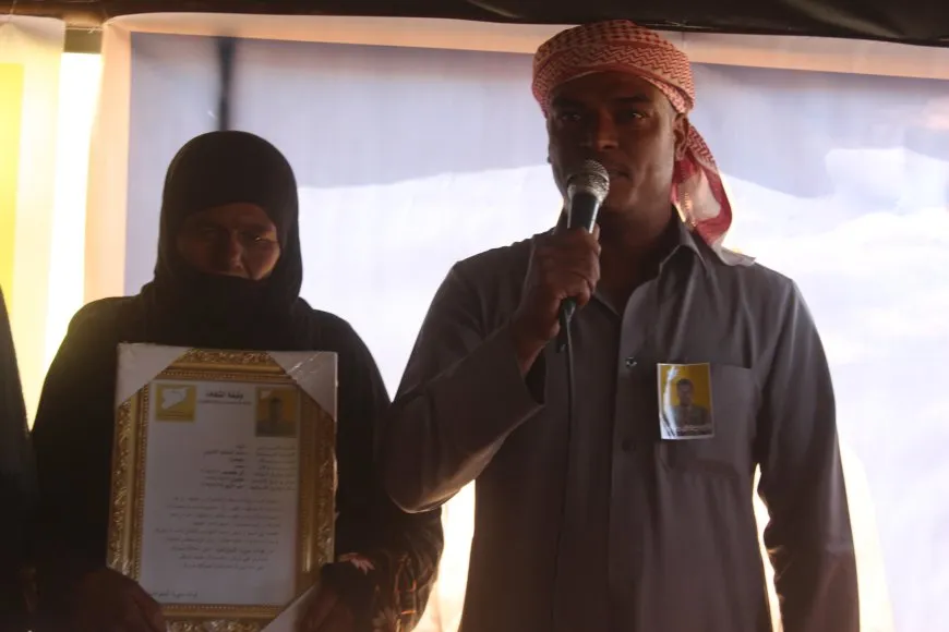 تقديم واجب العزاء لذوي مقاتل من قسد في جل آغا