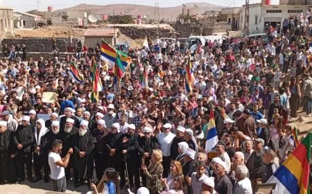 أهالي السويداء يتظاهرون للمطالبة بالعودة الآمنة والإفراج عن المختطفين