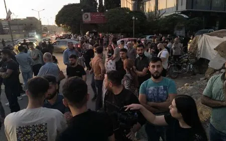 أهالي الشيخ مقصود والأشرفية يتوافدون للاحتجاج على إغلاق الطرق