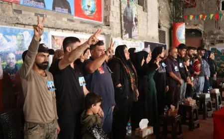 تقديم واجب العزاء لذوي 3 شهداء في حلب