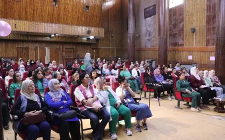 هيئة الصحة والهلال الأحمر الكردي ينظمان محاضرة توعوية حول سرطان الثدي