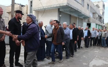 أهالي مقاطعة الفرات يقدمون واجب العزاء لذوي مقاتلي قوات سوريا الديمقراطية