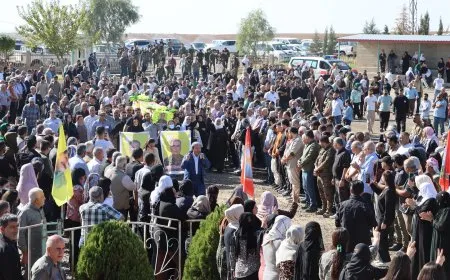 تشييع جثمان مقاتل من قسد في ديرك