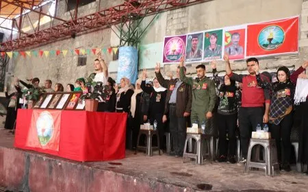 تقديم واجب العزاء لذوي 3 شهداء في حلب