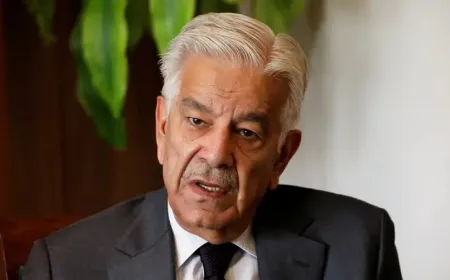 وزير الدفاع الباكستاني: لدينا أدلة على علاقة كابل بطالبان باكستان