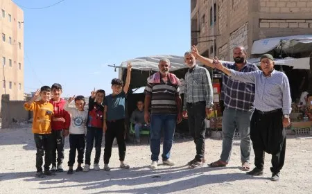 "مهجّرو عفرين يترقبون بشرى العودة إلى عفرين"