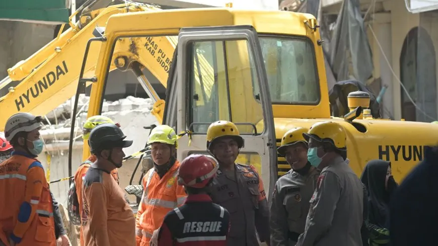 ارتفاع ضحايا انهيار مدرسة في إندونيسيا إلى 5 قتلى و59 مفقوداً